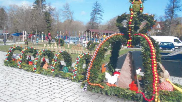 Newsbild - Unterstützung des Osterbrunnens der Landfrauen Obersontheim